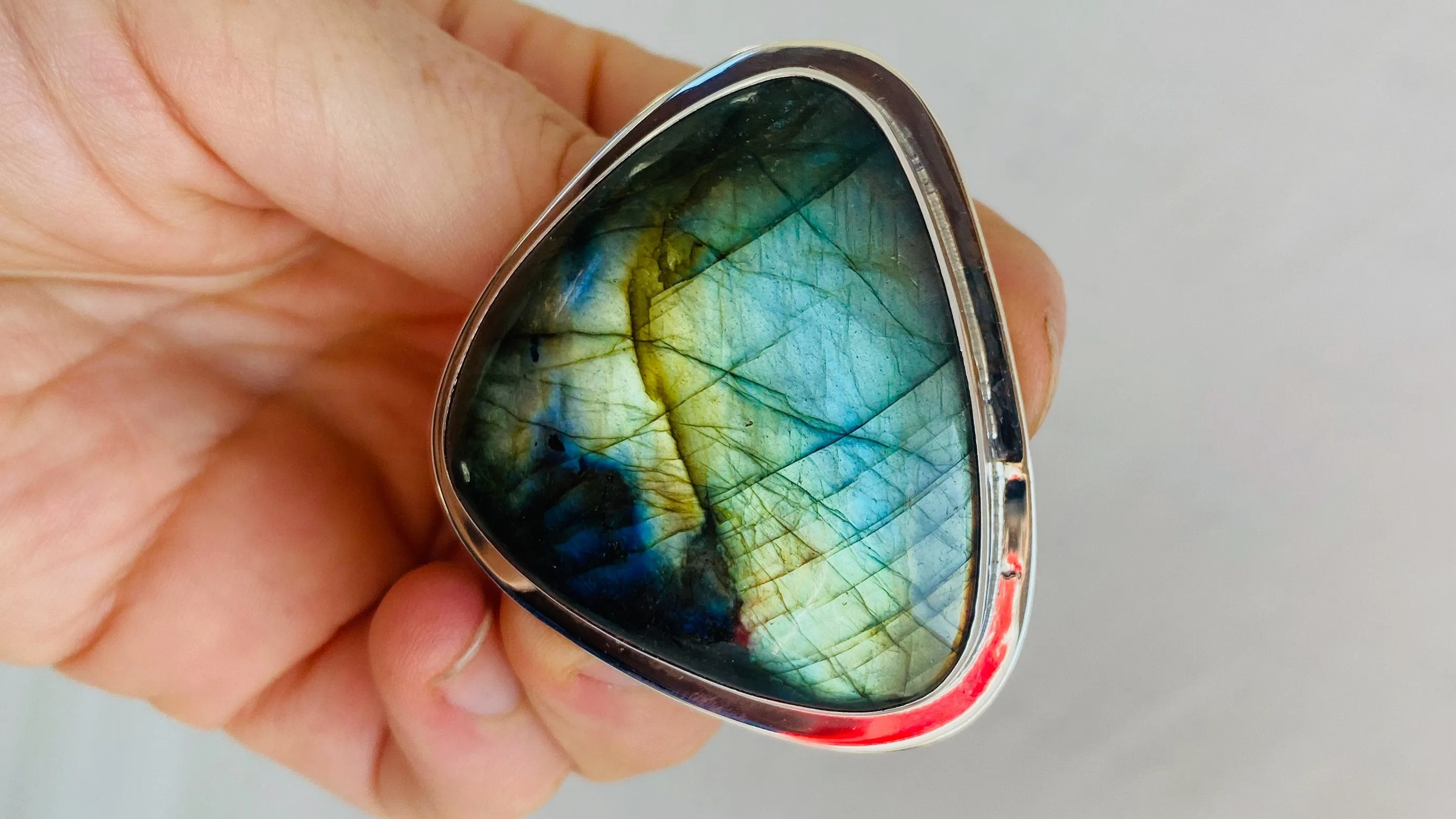 Labradorite Ring. Oversized. Gorgeous Flash. 0728