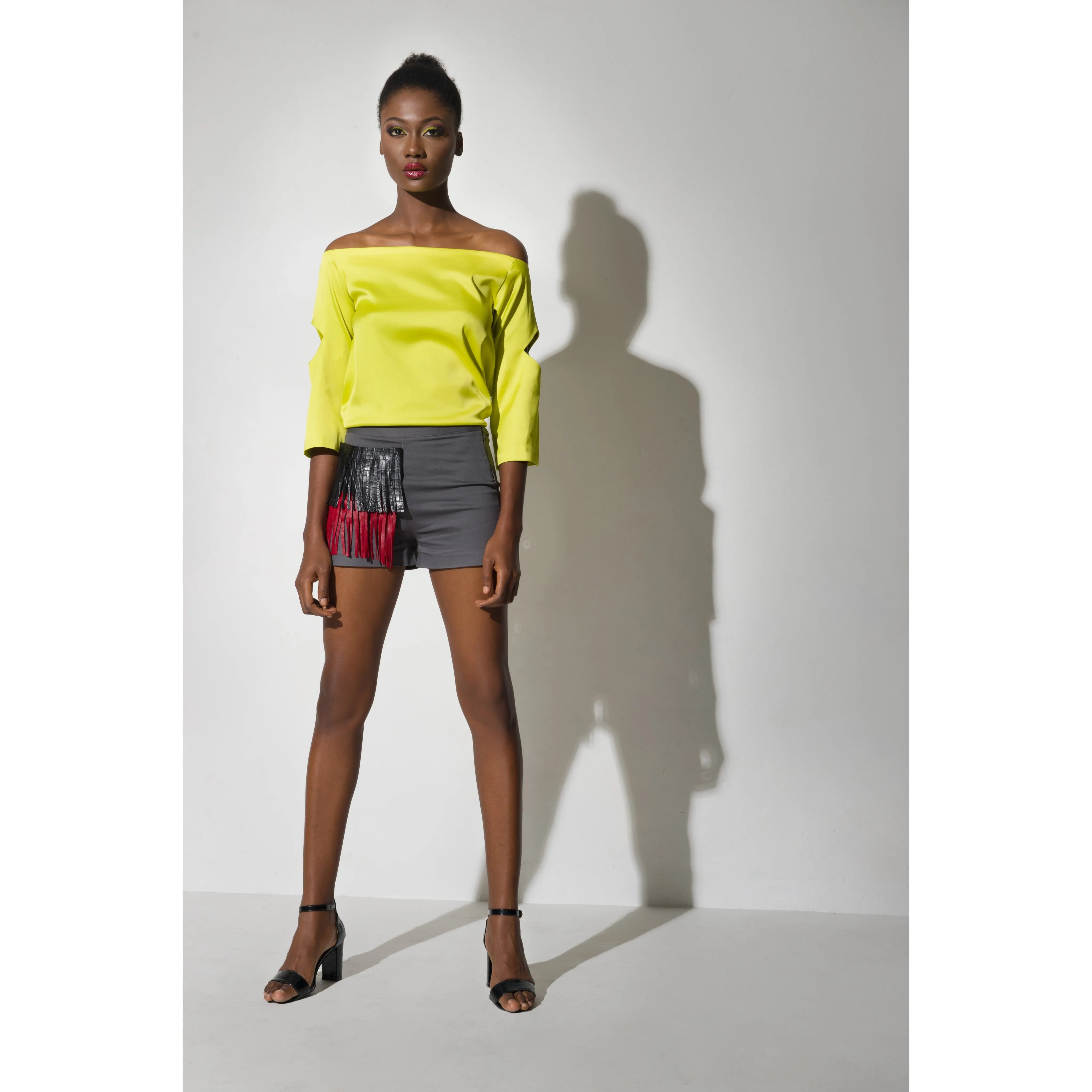 Uju Off-shoulder Blouse
